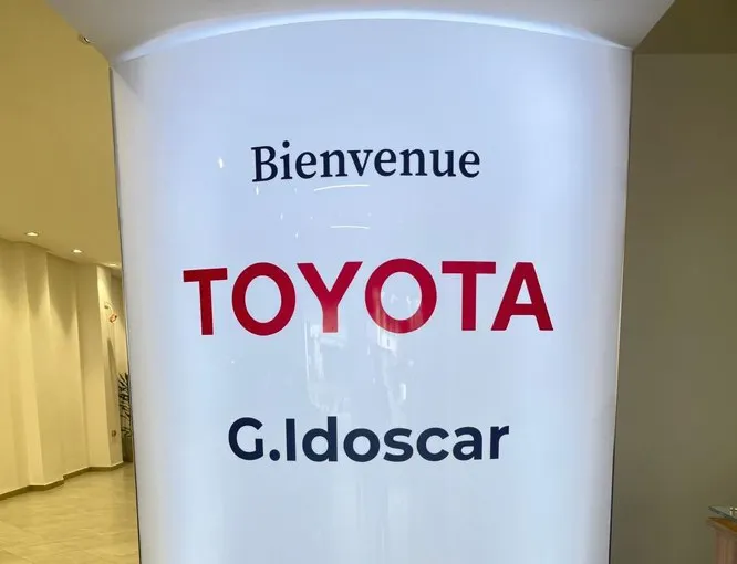 Habillage de colonne Toyota, message d'accueil