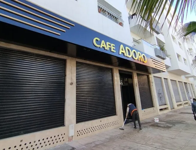 Bandeau de façade Café Adoro